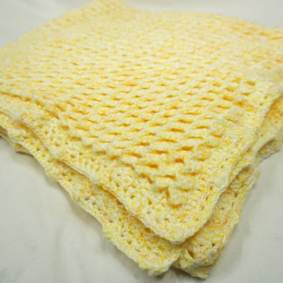 GORGEOUS HANDMADE THROW BLANKET FOR BABY OR ADULT - Picture 3 of 4